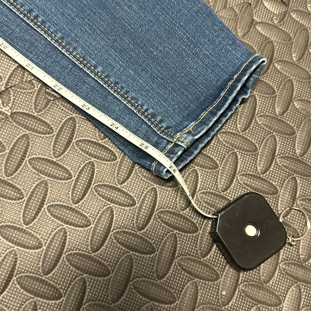 White House Black Market Skinny Mid Rise Jeans Skinny